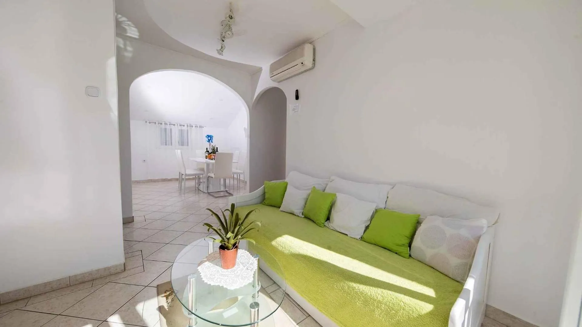 Apartment Crikvenica 1 0*,